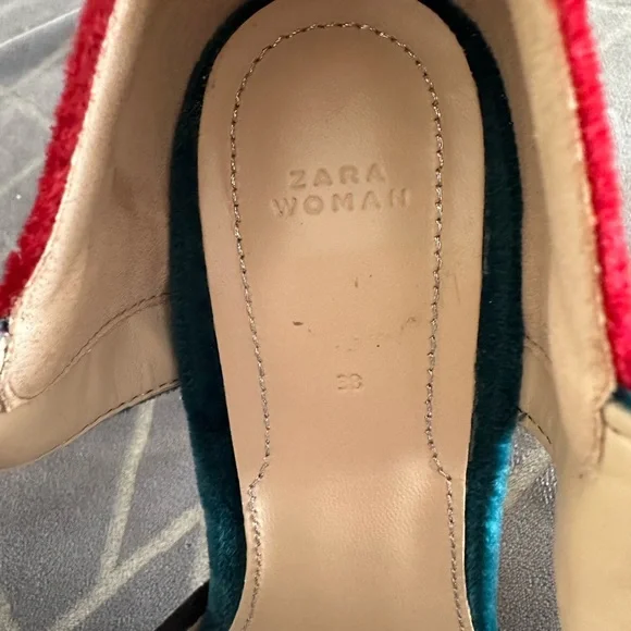 Velvet Colorblock pointed heels - Picture 7 of 11